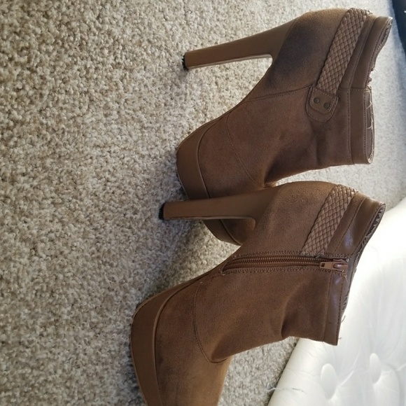 Shoes!!! - Picture 1 of 1